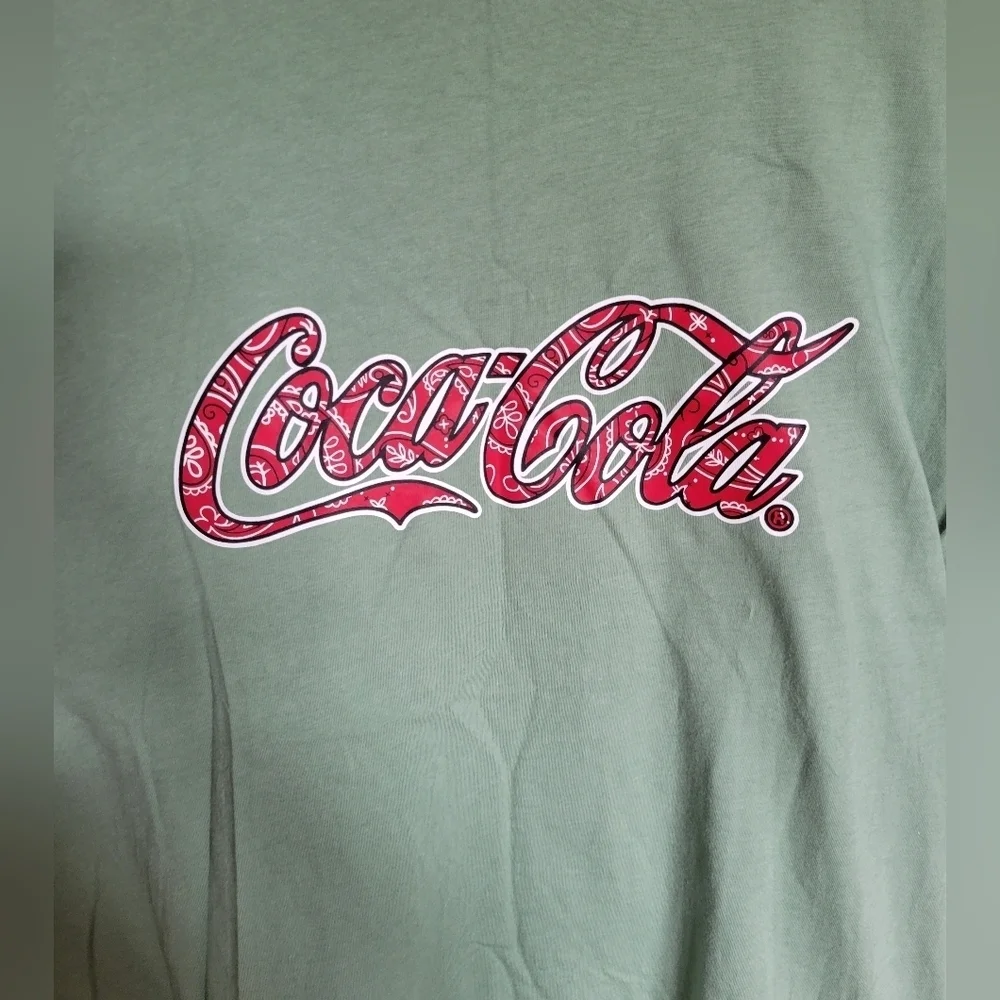 Coca Cola By PacSun Green Bandana Print Logo Tee Size Large - Picture 5 of 7